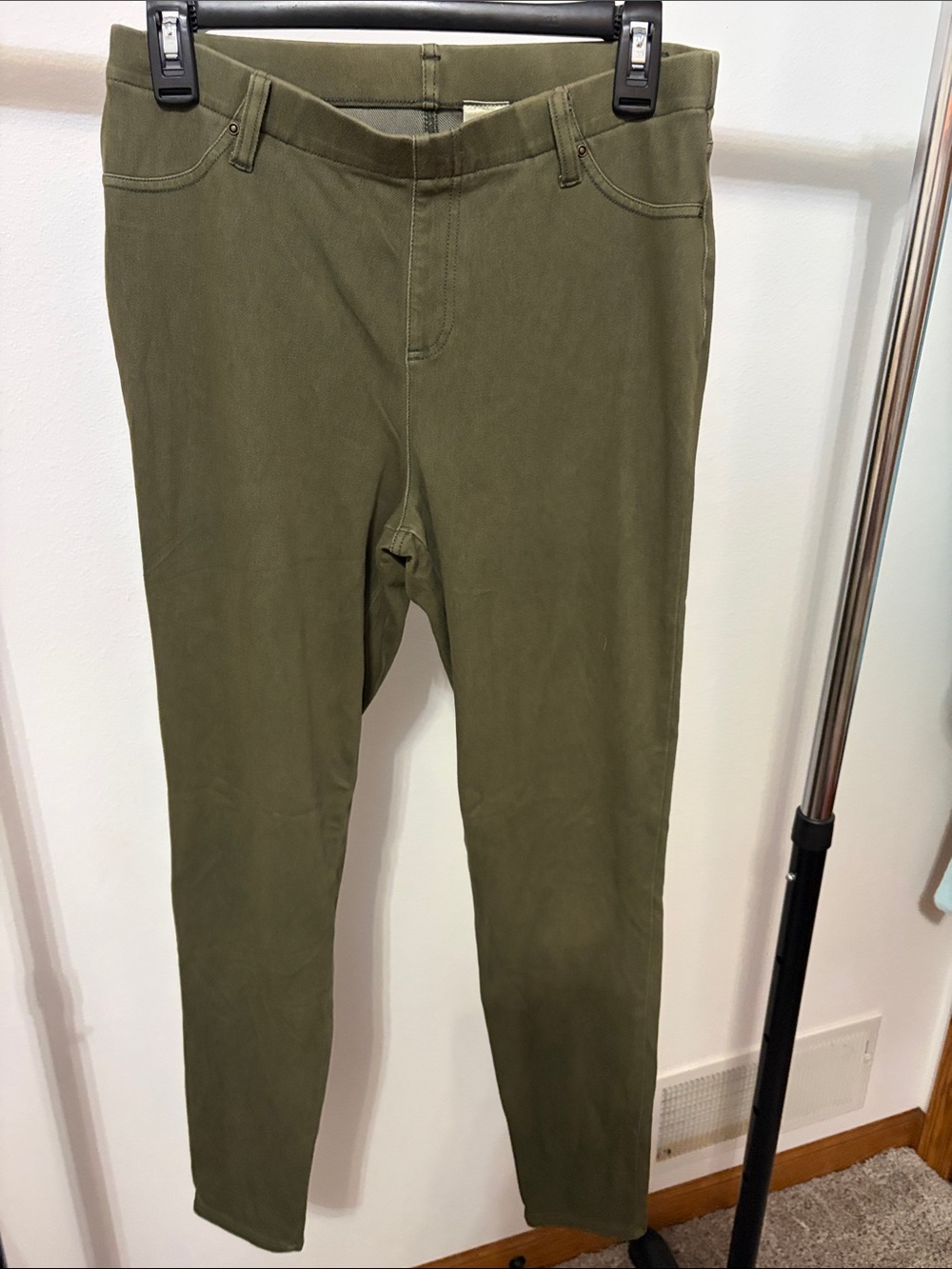 Time and True jeggings
MORE COLORS LISTED
so bundle for a discounted offer